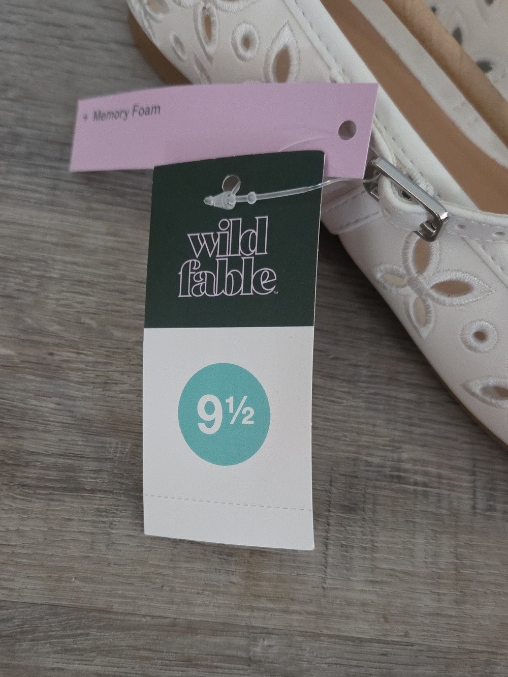 White Floral Cutout Elsa Mary Jane Flats, Size 9.5, New In Box - Picture 7 of 10